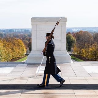 Grób Nieznanych Żołnierzy na Narodowym Cmentarzu w Arlington