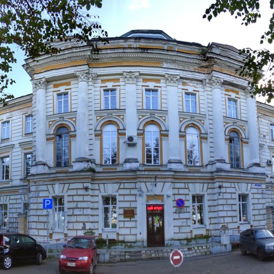 Здание училища