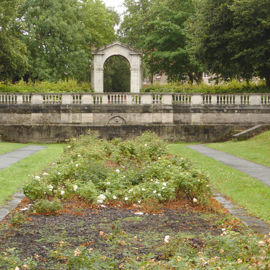 Terrace wall and arch, Port Sunlight