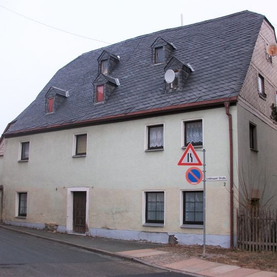 Wohnhaus in offener Bebauung Lindenauer Straße 2
