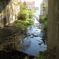 Železniční most přes Svitavský náhon u Zvonařky