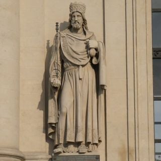 Statue de Childebert 1er