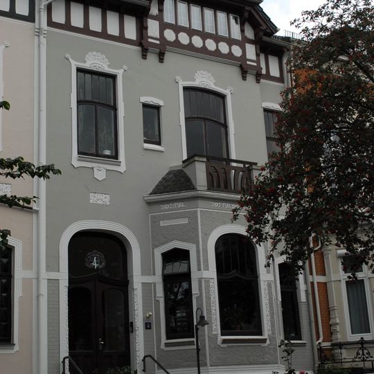 Wohnhaus Franz-Liszt-Straße 4