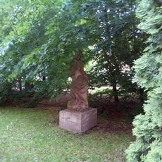 Socha u Městských mlýnů v Chomutově (2)