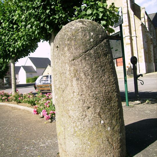 Menhir de Désertines
