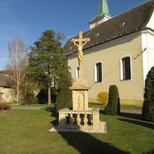 Kříž ve Vranové Lhotě u kostela