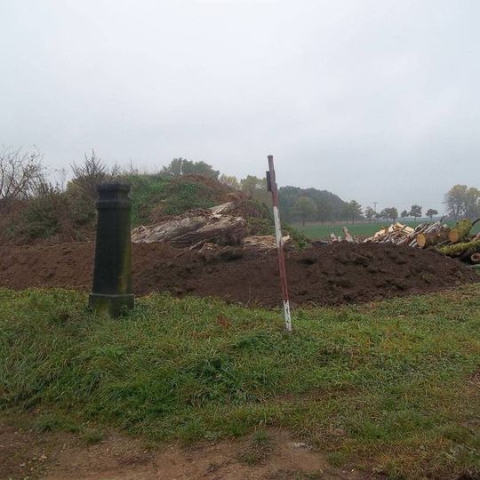 Kříž nad Puclicemi u zaniklé cesty