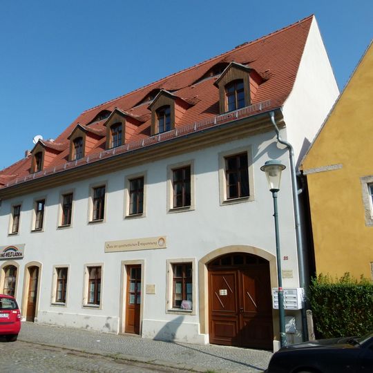 Wohn- und Geschäftshaus Altkötzschenbroda 32