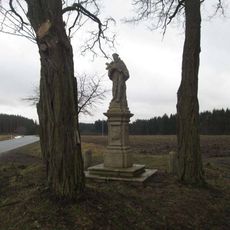 Socha svatého Františka jižně od Slavic