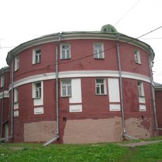 Конный двор с башнями: восточный корпус с башней (Черёмушки)