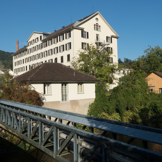 Rohrleitungen-Brücke