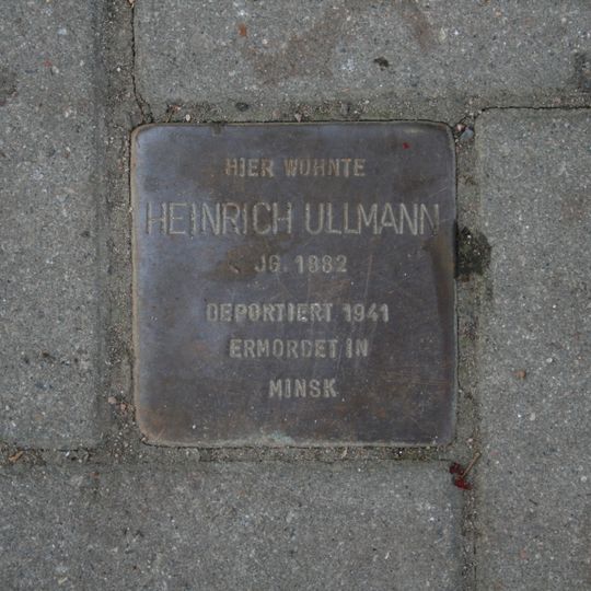 Stolperstein dedicated to Heinrich Ullmann