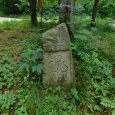 Kámen republiky na rozcestí v údolí Šembery