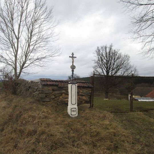 Kříž u Kocourova u křižovatky