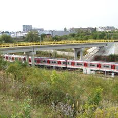Most zkušební tratě metra přes trať metra do depa Hostivař