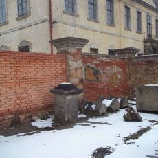 Kříž v Křimicích u zámku