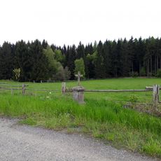 Kříž jihovýchodně od Ostřetína