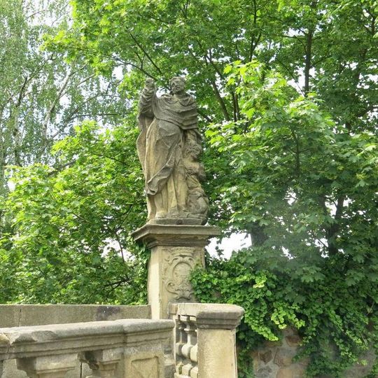 Socha svatého Vincence Ferrarského v Betenglově ulici v Rychnově nad Kněžnou