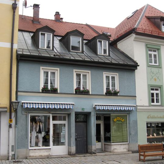 Wohn- und Geschäftshaus