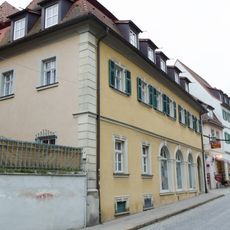 Wohn- und Geschäftshaus