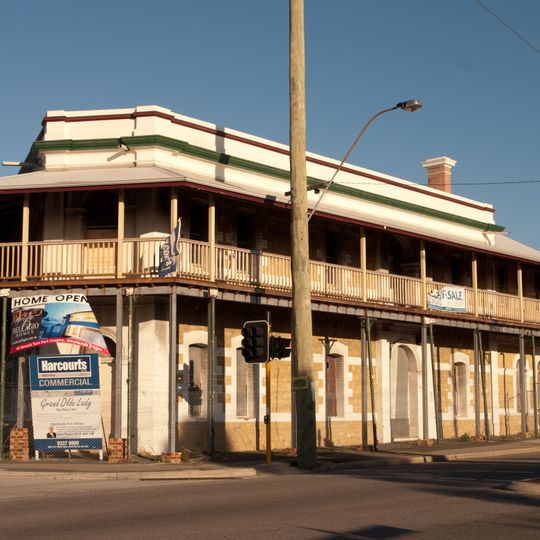 Newmarket Hotel