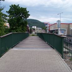 Lávka přes Ploučnici podél mostu Obloukové ulice v Děčíně