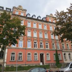 Mietshaus in geschlossener Bebauung mit Vorgarten Agricolastraße 16