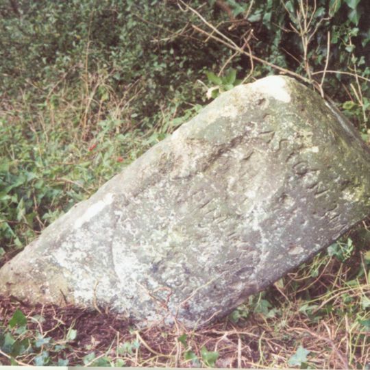 Milestone, Moulsford Bottom, where hill rises to E