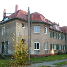 Wohnhaus und Nebengebäude (Einzeldenkmal zu ID-Nr. 09209731) Parkstraße 6