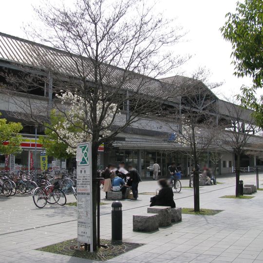 Hanazono Station