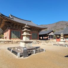 순천 선암사 동·서 삼층석탑