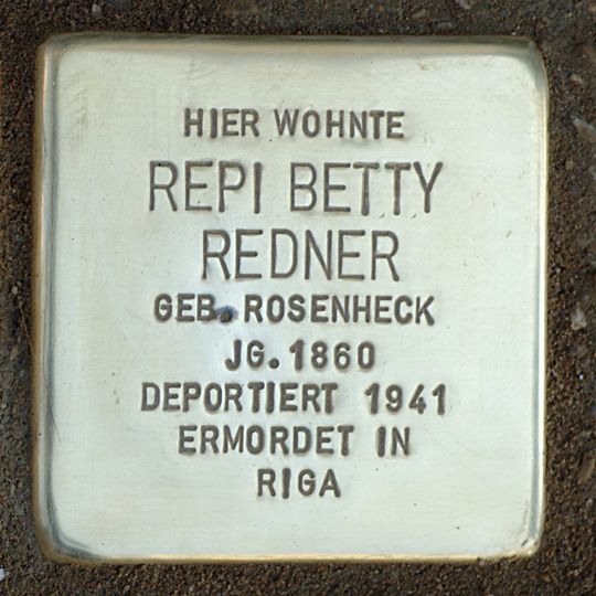 Stolperstein en memoria de Repi Betty Redner