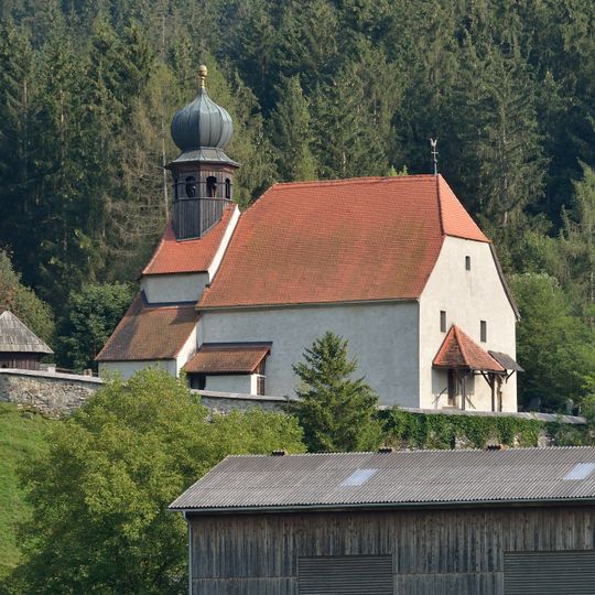 Kath. Filialkirche St. Benedikt mit ehem. Friedhof