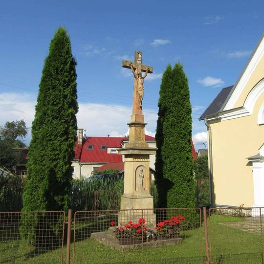 Kříž ve Vyšehoří u kaple