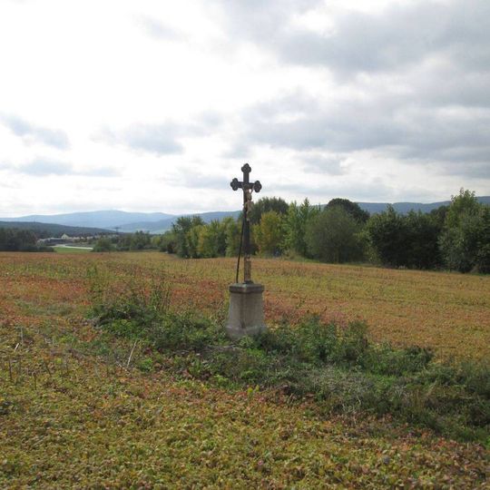 Kříž severně od Draženova v poli nedaleko silnice