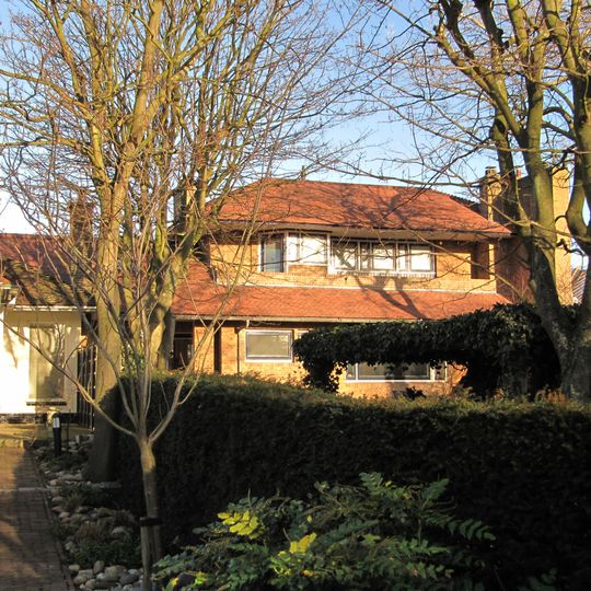 Villa in een door de Amerikaanse architect Frank Lloyd Wright beïnvloede stijl