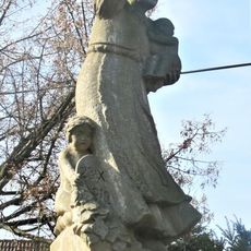 Pomník padlým na návsi v Třebestovicích