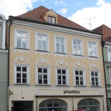 Wohn- und Geschäftshaus