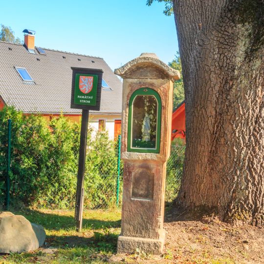 Kaplička na rozcestí do Kabátů v Ktové