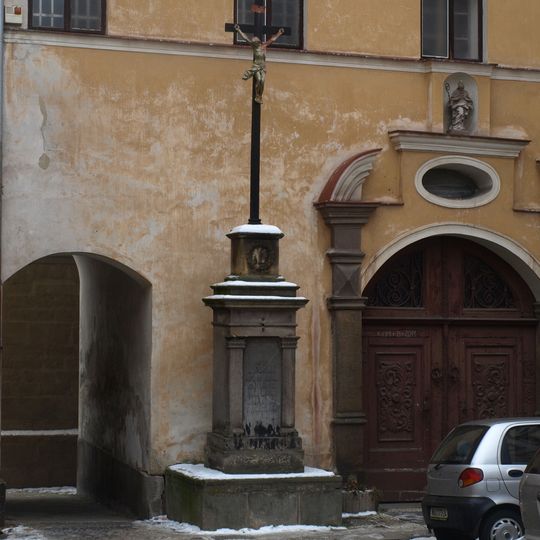 Kříž u kostela svatého Mikuláše v Jaroměři