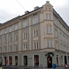 Wohn- und Geschäftshaus