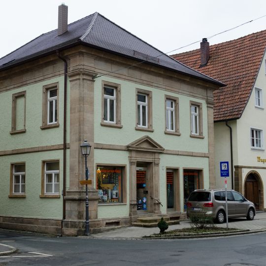 Wohn- und Geschäftshaus