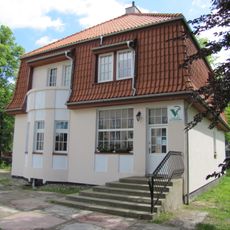 Dom - willa wraz z działką i zielenią wysoką