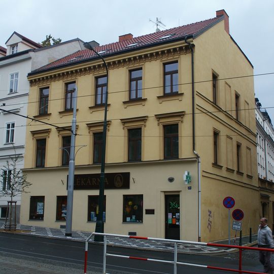 Činžovní Dům s lékárnou u Spasitele