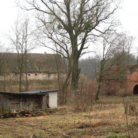 Zespół zabudowy stajni
