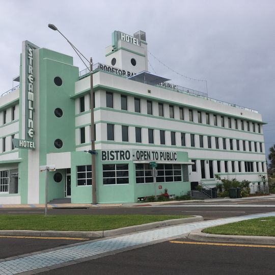 Streamline Hotel