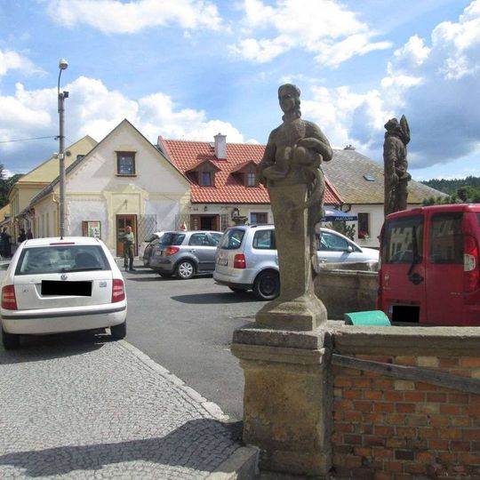 Socha Aeskulapa/Hygie v Manětíně