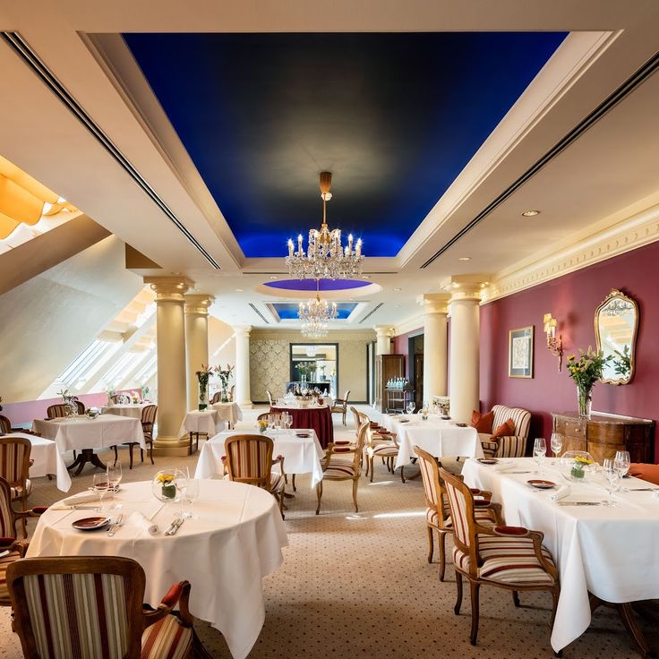 1870 Restaurant Terrace Lounge