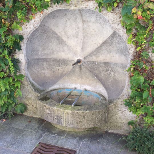 Muschelbrunnen Friedhof