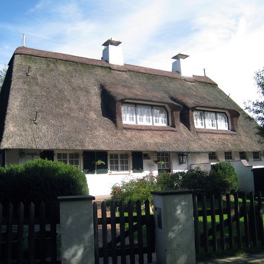 Wildwärterwohnhaus mit Stallgebäude